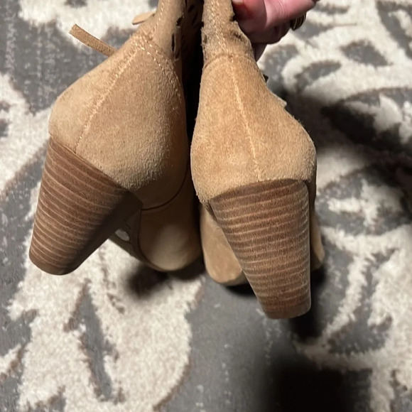 Jessica Simpson ankle suede fringe booties. New - Picture 4 of 5